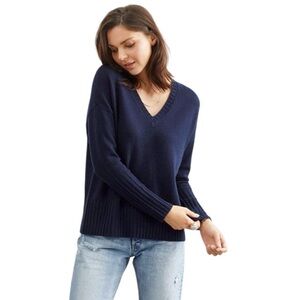 Women's cashmere Navy V-Neck Sweater